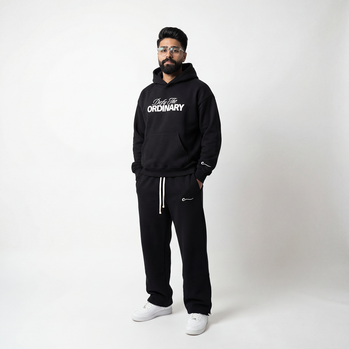 BLACK SIGNATURE COMFY SWEATPANTS