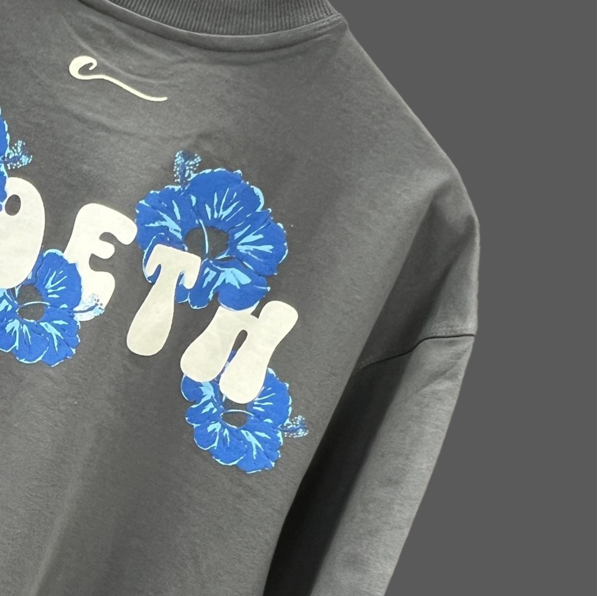 GREY AZURE BLOOM T-SHIRT